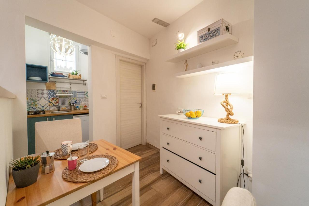 Casa Borbonica Cozy Apartment In Ortigia Ground Floor シラクーサ エクステリア 写真