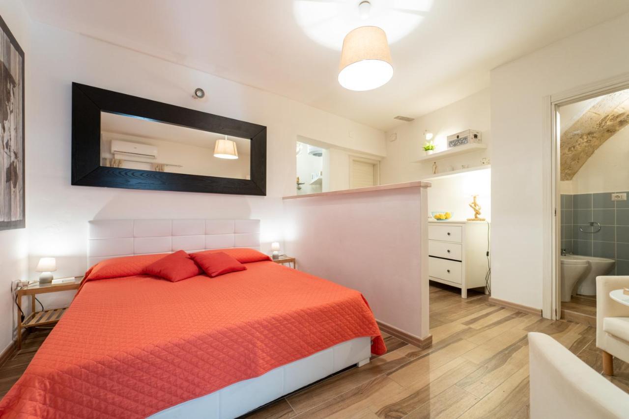 Casa Borbonica Cozy Apartment In Ortigia Ground Floor シラクーサ エクステリア 写真